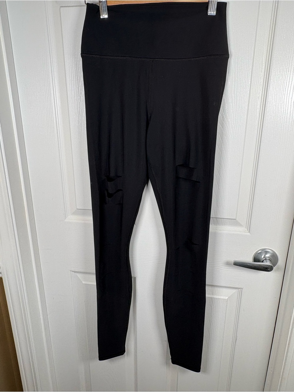 Alo Yoga High Waist Ripped Warrior
Leggings Black Size Medium A422 - Picture 2 of 15